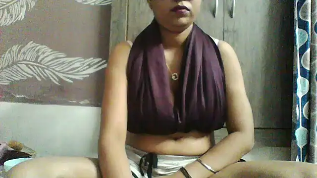 Snapshot of shalini_fire chatting on 05/05/26, 10:45 shalini fire online show from 05/05/26, 10:45