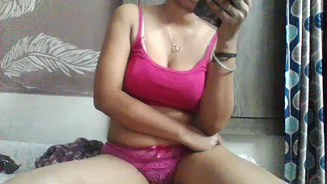 Snapshot of shalini_fire chatting on 06/25/26, 10:31 shalini fire online show from 06/25/26, 10:31