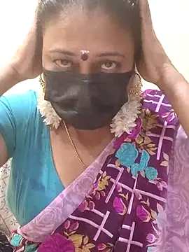 Snapshot of rekha_naier chatting on 03/10/25, 03:52 rekha naier online show from 03/10/25, 03:52