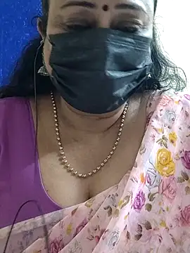 Snapshot of rekha_naier chatting on 11/15/25, 01:18 rekha naier online show from 11/15/25, 01:18