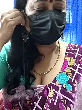 Snapshot of rekha_naier chatting on 11/24/25, 05:29 rekha naier online show from 11/24/25, 05:29