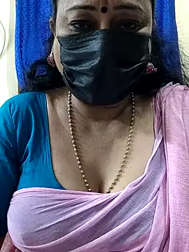 Snapshot of rekha_naier chatting on 11/28/25, 11:40 rekha naier online show from 11/28/25, 11:40