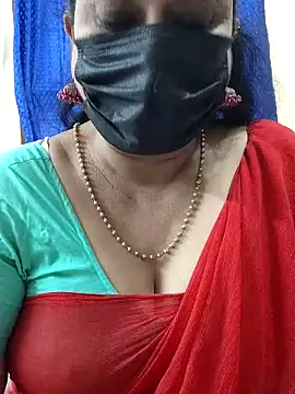 Snapshot of rekha_naier chatting on 12/18/25, 10:32 rekha naier online show from 12/18/25, 10:32