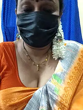 Snapshot of rekha_naier chatting on 12/19/25, 06:15 rekha naier online show from 12/19/25, 06:15