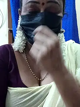 Snapshot of rekha_naier chatting on 12/20/25, 04:58 rekha naier online show from 12/20/25, 04:58