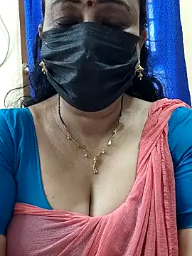 Snapshot of rekha_naier chatting on 12/22/25, 06:10 rekha naier online show from 12/22/25, 06:10