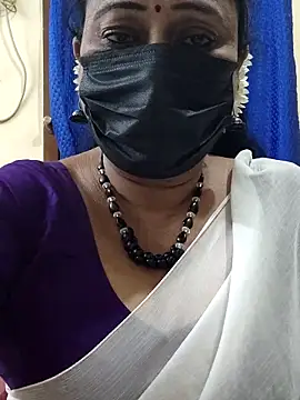 Snapshot of rekha_naier chatting on 02/05/26, 05:17 rekha naier online show from 02/05/26, 05:17