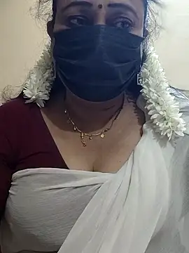 Snapshot of rekha_naier chatting on 02/27/26, 01:22 rekha naier online show from 02/27/26, 01:22