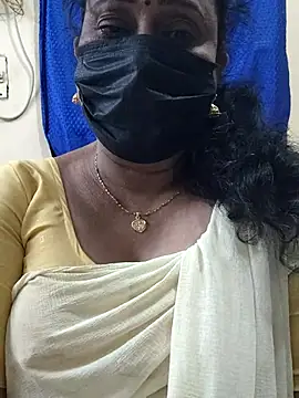 Snapshot of rekha_naier chatting on 03/15/26, 06:36 rekha naier online show from 03/15/26, 06:36