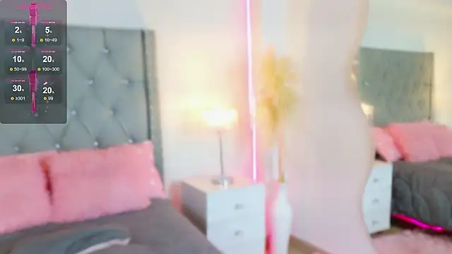 Snapshot of AllissonJames chatting on 02/16/26, 07:43 AllissonJames online show from 02/16/26, 07:43