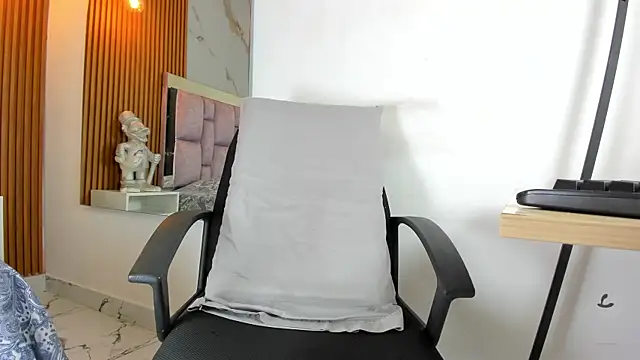 Snapshot of _Brihan chatting on 12/11/24, 07:46 Brihan online show from 12/11/24, 07:46