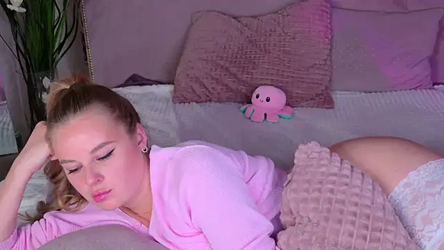 BeatriceEsmont online show from 02/25/25, 03:09