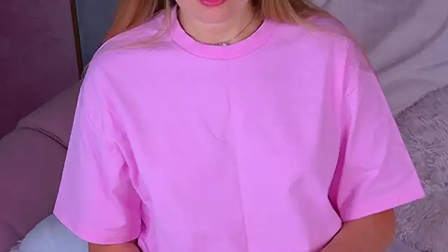 BeatriceEsmont online show from 10/13/25, 07:25