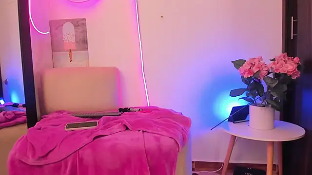 Snapshot of Maryann_jones chatting on 02/20/25, 02:24 Maryann jones online show from 02/20/25, 02:24