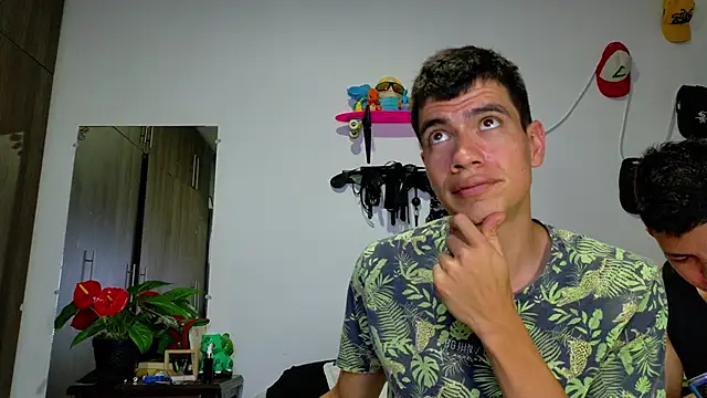 Snapshot of Nymphobuddies chatting on 12/17/24, 07:04 Nymphobuddies online show from 12/17/24, 07:04