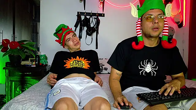 Snapshot of Nymphobuddies chatting on 12/21/24, 03:14 Nymphobuddies online show from 12/21/24, 03:14