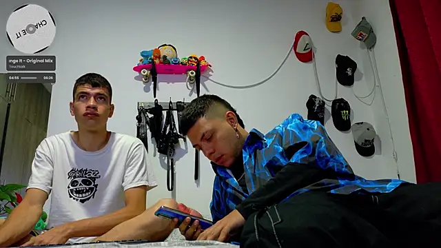 Snapshot of Nymphobuddies chatting on 01/04/25, 05:48 Nymphobuddies online show from 01/04/25, 05:48