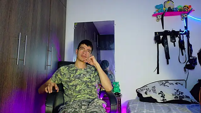 Snapshot of Nymphobuddies chatting on 01/20/25, 08:29 Nymphobuddies online show from 01/20/25, 08:29