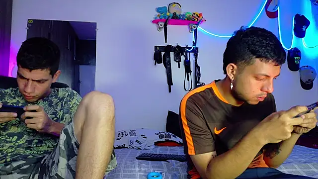 Snapshot of Nymphobuddies chatting on 01/21/25, 02:33 Nymphobuddies online show from 01/21/25, 02:33