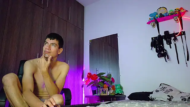 Snapshot of Nymphobuddies chatting on 01/24/25, 06:03 Nymphobuddies online show from 01/24/25, 06:03