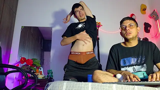 Snapshot of Nymphobuddies chatting on 01/25/25, 03:40 Nymphobuddies online show from 01/25/25, 03:40