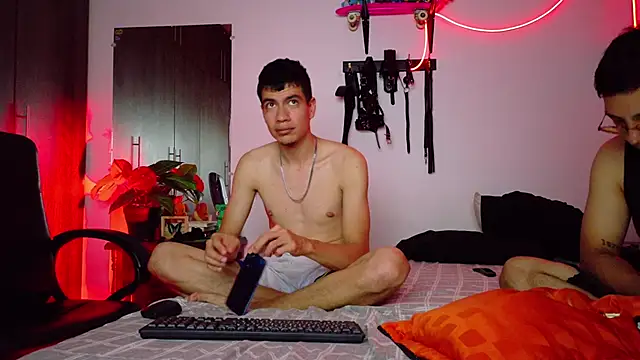 Snapshot of Nymphobuddies chatting on 01/26/25, 04:51 Nymphobuddies online show from 01/26/25, 04:51