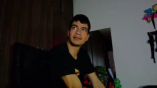 Snapshot of Nymphobuddies chatting on 01/28/25, 03:04 Nymphobuddies online show from 01/28/25, 03:04