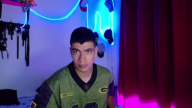 Snapshot of Nymphobuddies chatting on 02/10/25, 02:08 Nymphobuddies online show from 02/10/25, 02:08