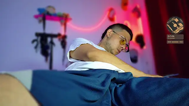 Snapshot of Nymphobuddies chatting on 02/14/25, 04:58 Nymphobuddies online show from 02/14/25, 04:58