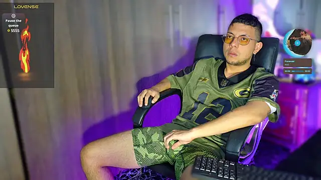 Snapshot of Nymphobuddies chatting on 02/16/25, 02:20 Nymphobuddies online show from 02/16/25, 02:20