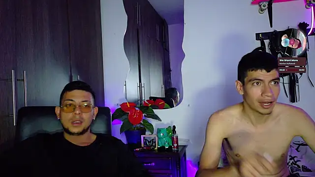 Snapshot of Nymphobuddies chatting on 02/19/25, 05:05 Nymphobuddies online show from 02/19/25, 05:05