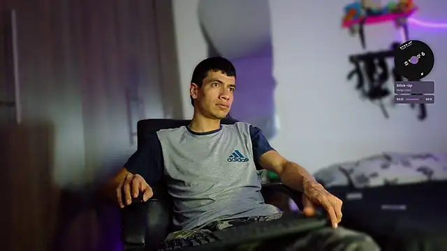 Snapshot of Nymphobuddies chatting on 02/24/25, 12:52 Nymphobuddies online show from 02/24/25, 12:52