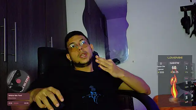 Snapshot of Nymphobuddies chatting on 03/03/25, 12:37 Nymphobuddies online show from 03/03/25, 12:37