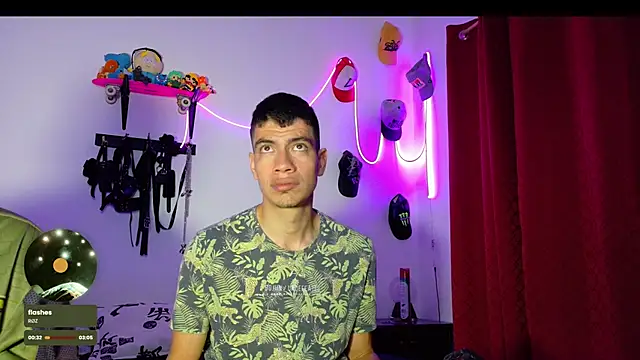 Snapshot of Nymphobuddies chatting on 03/07/25, 04:35 Nymphobuddies online show from 03/07/25, 04:35