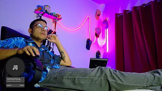 Snapshot of Nymphobuddies chatting on 03/16/25, 12:01 Nymphobuddies online show from 03/16/25, 12:01