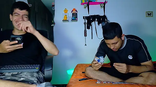 Snapshot of Nymphobuddies chatting on 09/19/25, 03:19 Nymphobuddies online show from 09/19/25, 03:19