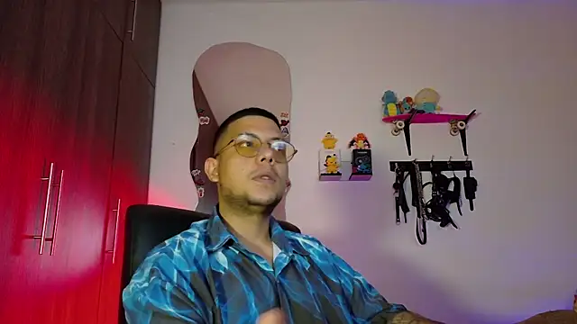 Snapshot of Nymphobuddies chatting on 11/09/25, 02:15 Nymphobuddies online show from 11/09/25, 02:15