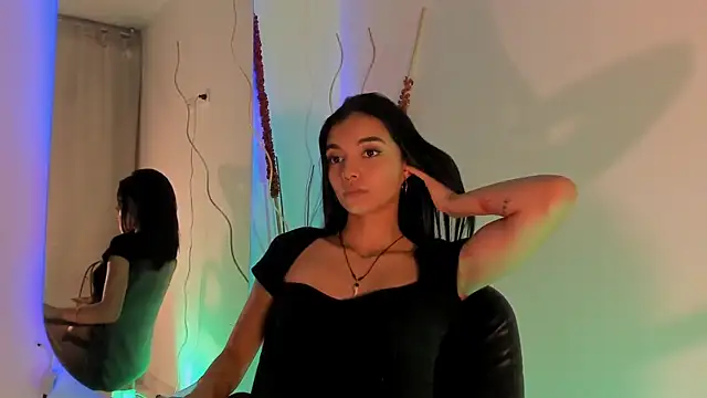 Snapshot of AnabelWolf chatting on 01/21/25, 12:46 AnabelWolf online show from 01/21/25, 12:46