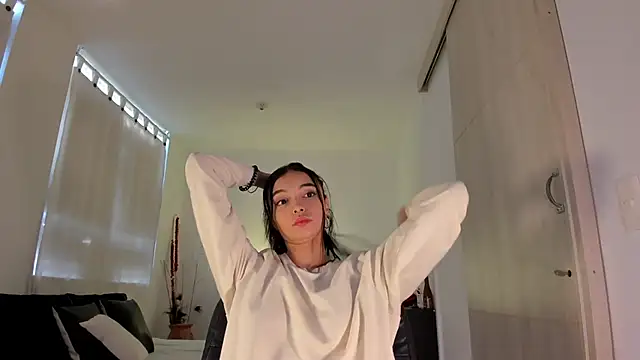 Snapshot of AnabelWolf chatting on 01/25/25, 02:03 AnabelWolf online show from 01/25/25, 02:03