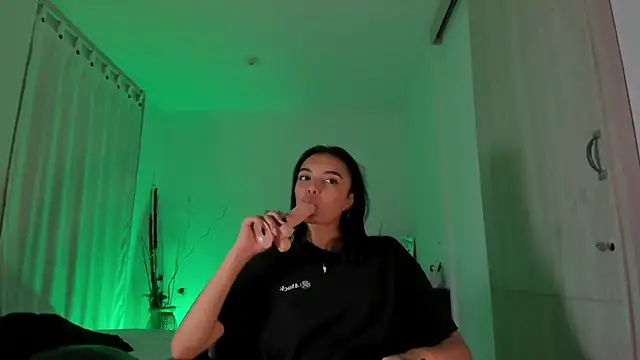 Snapshot of AnabelWolf chatting on 02/01/25, 12:40 AnabelWolf online show from 02/01/25, 12:40