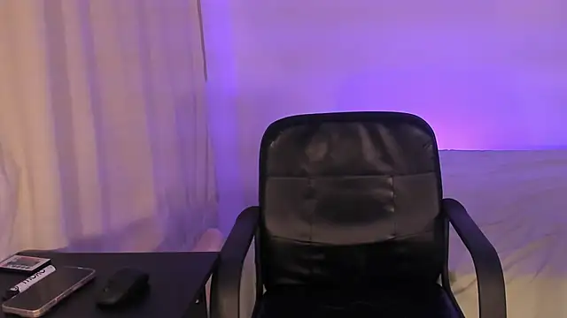 Snapshot of AnabelWolf chatting on 03/03/25, 11:14 AnabelWolf online show from 03/03/25, 11:14