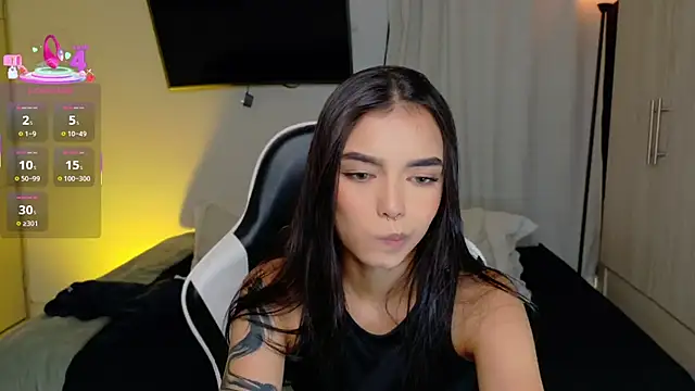 Snapshot of AnabelWolf chatting on 09/12/25, 05:24 AnabelWolf online show from 09/12/25, 05:24