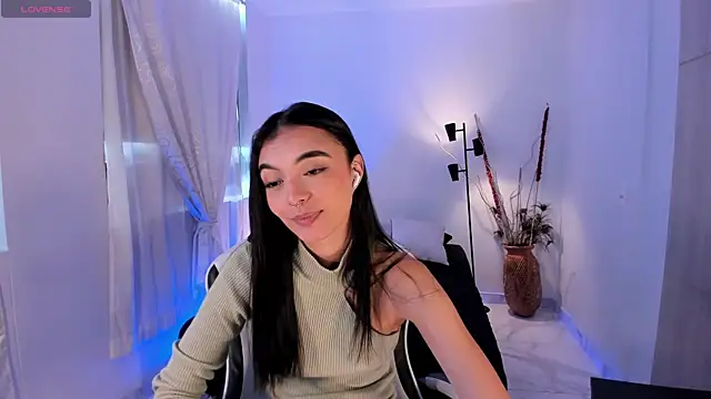 Snapshot of AnabelWolf chatting on 09/17/25, 04:08 AnabelWolf online show from 09/17/25, 04:08