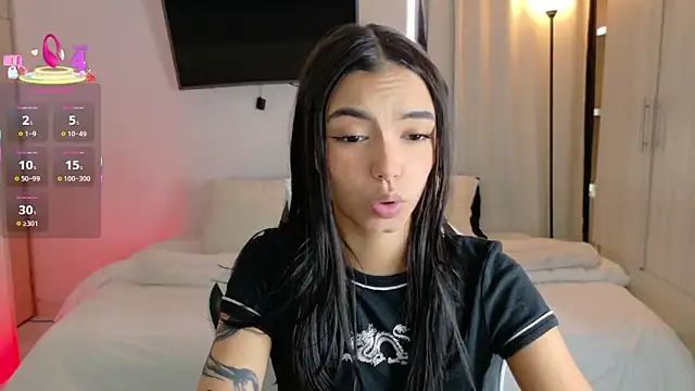 Snapshot of AnabelWolf chatting on 09/20/25, 04:08 AnabelWolf online show from 09/20/25, 04:08