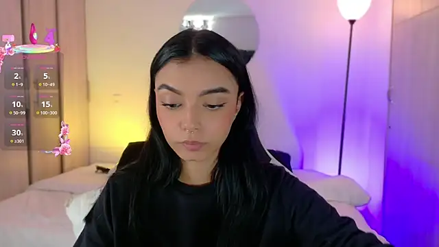 Snapshot of AnabelWolf chatting on 10/13/25, 05:02 AnabelWolf online show from 10/13/25, 05:02