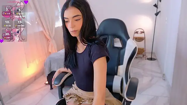 Snapshot of AnabelWolf chatting on 11/12/25, 03:34 AnabelWolf online show from 11/12/25, 03:34