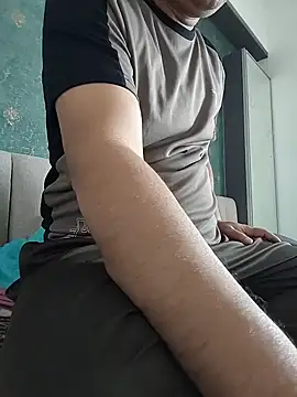 Snapshot of samee00721 chatting on 02/19/26, 07:15 samee00721 online show from 02/19/26, 07:15