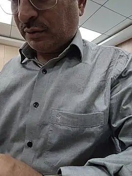 Snapshot of samee00721 chatting on 03/10/26, 06:40 samee00721 online show from 03/10/26, 06:40