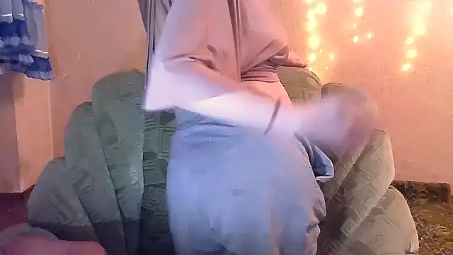 Snapshot of MelxMellie chatting on 02/02/25, 10:06 MelxMellie online show from 02/02/25, 10:06