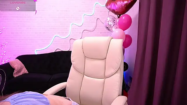 Snapshot of FoxyyKate chatting on 02/16/26, 11:34 FoxyyKate online show from 02/16/26, 11:34